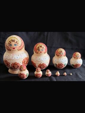 Matryoshka Vintage 10 Piece Russian Nesting Dolls Hand Painted